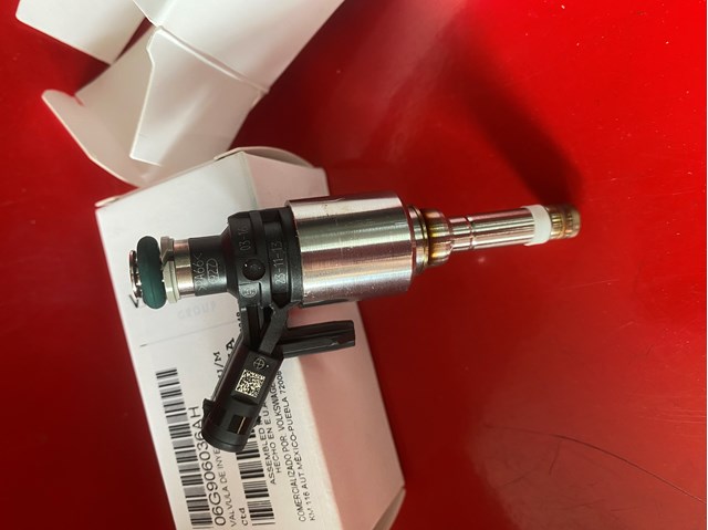 Форсунка паливна 06G906036AH VAG