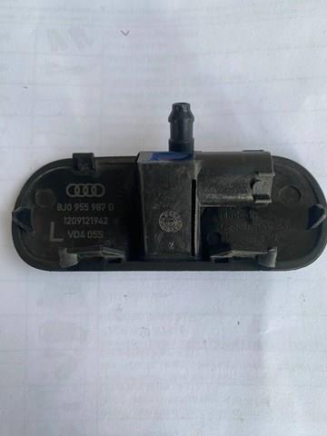 Форсунка омивача скла лобового, ліва 8J0955987G VAG