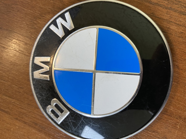 Фірмовий значок капота 51147463692 BMW