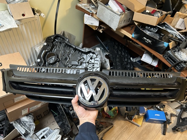 Захисна решітка радіатора 5M0853653 VAG