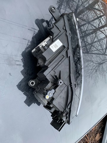 Фара основна права 657941016A VAG