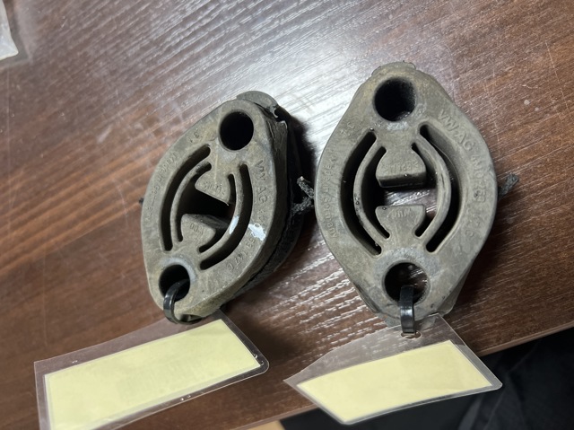 Подушка кріплення глушника 4M0253147C VAG