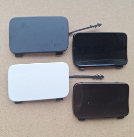 Заглушка бампера буксирувального гака 8R0807449 VAG