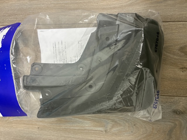 Бризковики задніх коліс 30744558 VOLVO