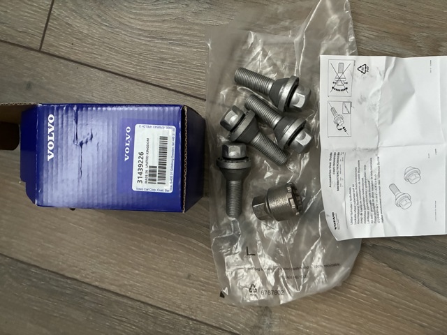 Болти до колеса 31439226 VOLVO