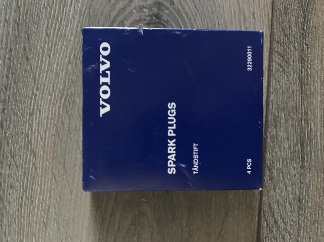 Свіча запалювання 32290011 VOLVO