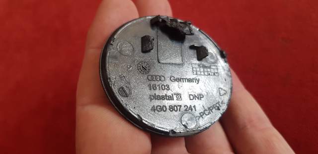 Заглушка бампера буксирувального гака 4G0807241 VAG
