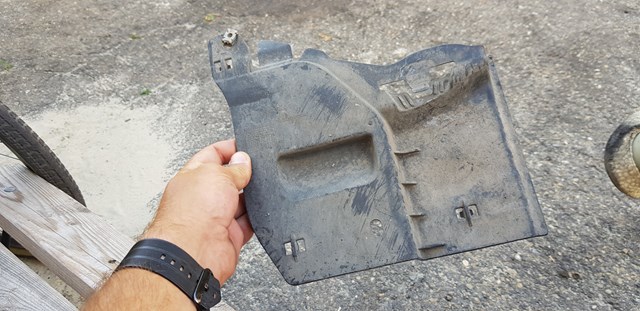 Захист днища передній лівий 5Q0825271A VAG