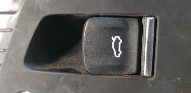 Кнопка салону приводу замка 3/5 дверей (ляди) / кришки багажника 9327029 BMW