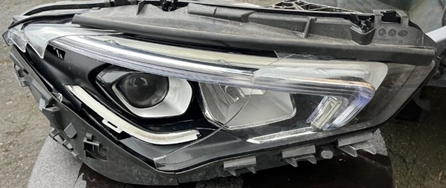 Фара основна права A1189062600 MERCEDES