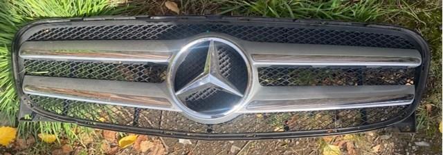 Решітка радіатора A1568880460 MERCEDES