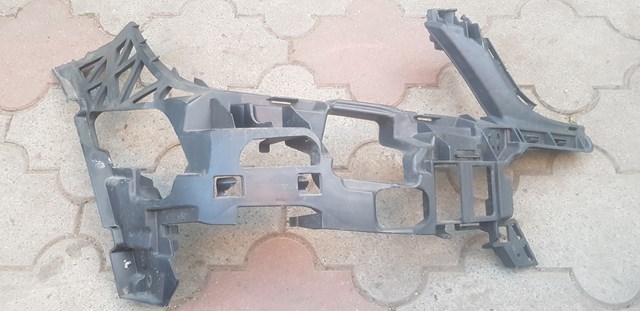 Праве кріплення переднього бампера A2048854265 MERCEDES