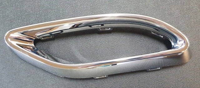 Накладка бампера заднього, права A2058852321 MERCEDES