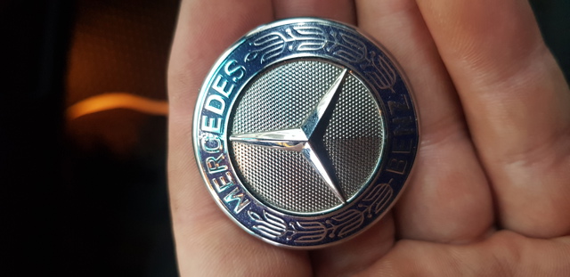 Фірмовий значок решітки радіатора A2218170016 MERCEDES