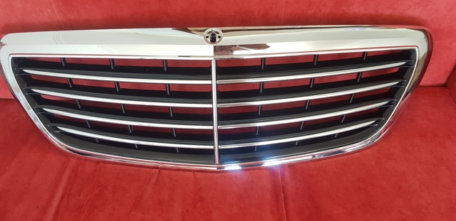 Решітка радіатора A2228800083 MERCEDES