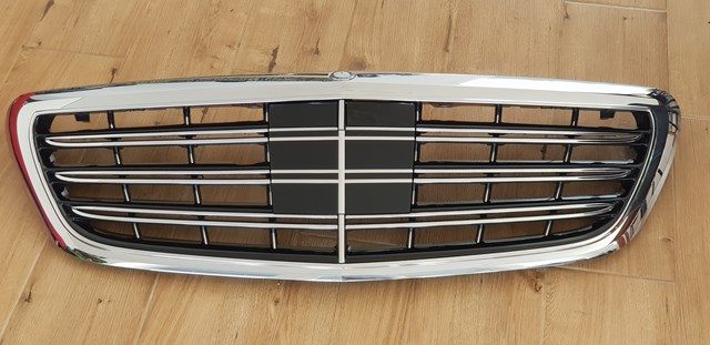 Решітка радіатора A2228801783 MERCEDES