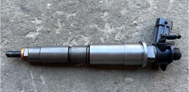 Форсунка вприску палива 0445115084 NISSAN