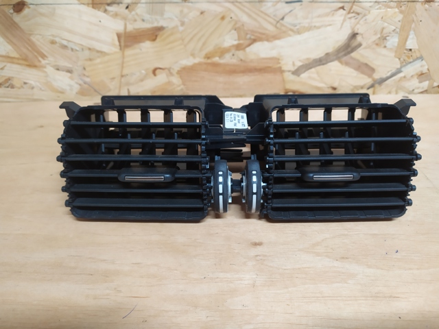 Решітка повітропровода 1006806 VOLVO