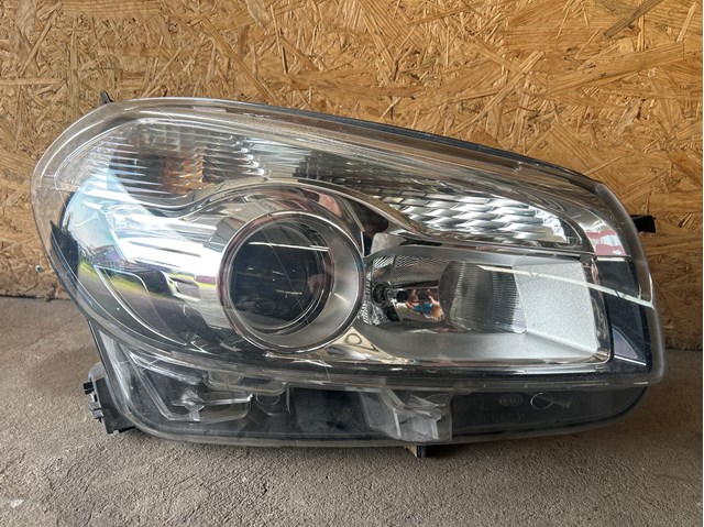 Фара передня права 26010BR01B NISSAN