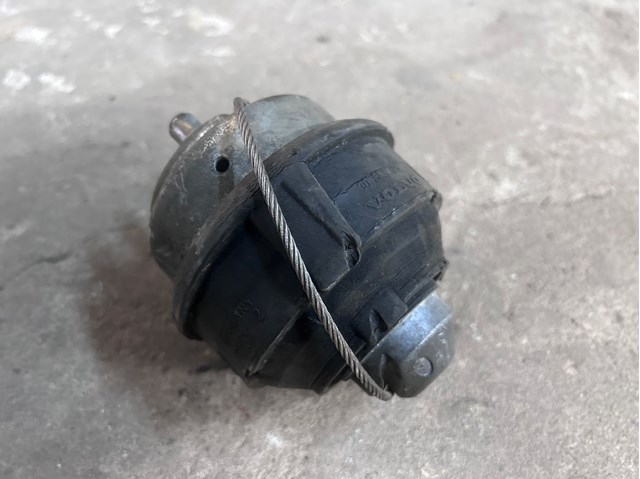 Задня опора двигуна 30666175 VOLVO