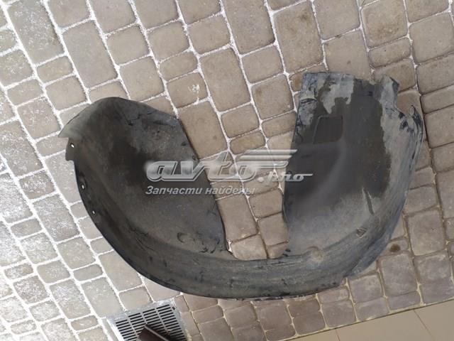 Підкрилок передній правий 30678144 VOLVO