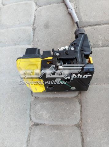 Замок двері правої передньої 30699752 VOLVO