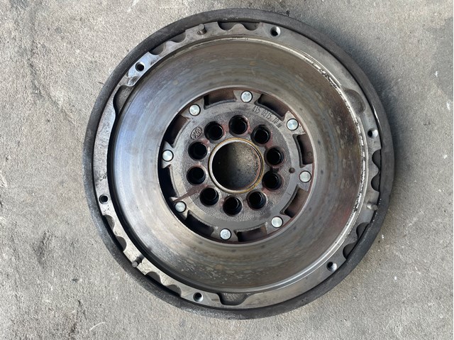 Демпферний маховик 30735771 VOLVO