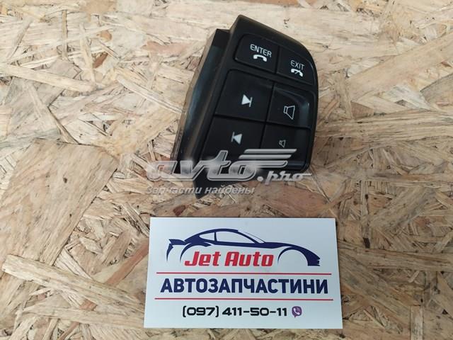 Блок кнопкових перемикачів кермового колеса 30739640 VOLVO