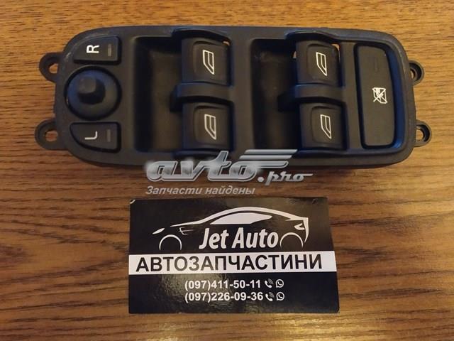 Кнопковий блок керування склопідіймачами передній лівий 30773210 VOLVO
