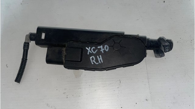 Форсунка омивача фари передньої, правої 30784322 VOLVO