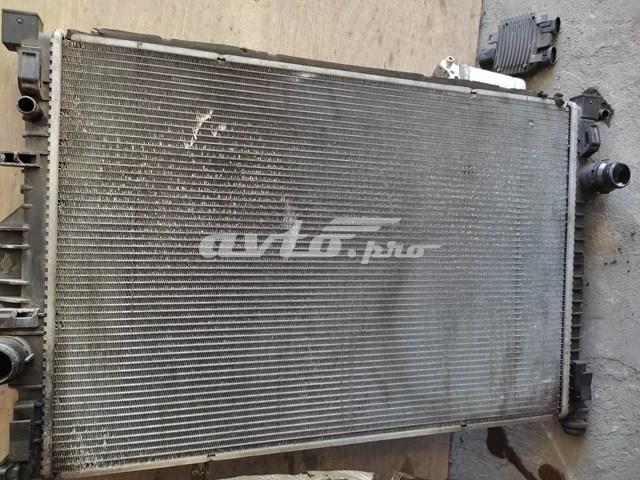 Радіатор охолодження двигуна 30792220 VOLVO