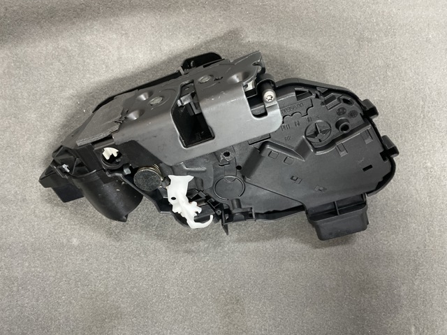 Замок задніх дверей, правих 31253664 VOLVO