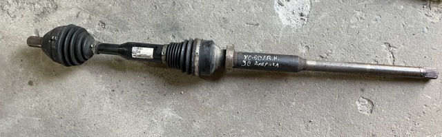 Привід правий 31272545 VOLVO
