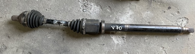 Піввісь передня, права 31272549 VOLVO