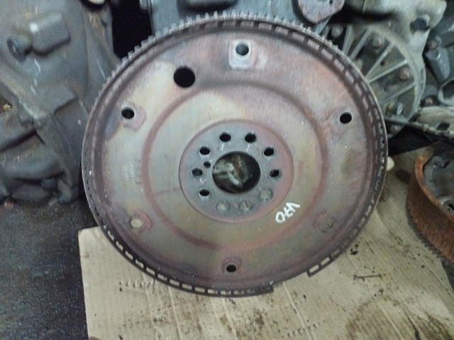 Маховик із зубчастим ободом в зборі 31325134 VOLVO