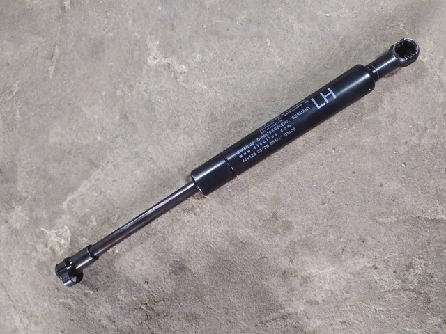 Амортизатор двері 3/5-ї задньої 31335795 VOLVO