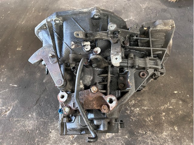 Коробка механіка в зборі 320103UB5B NISSAN