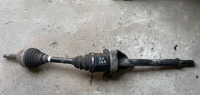 Привід правий 39100JD02B NISSAN