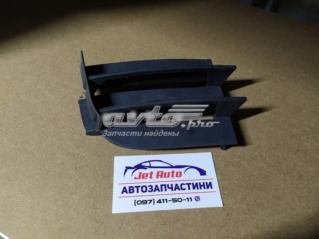 Решітка переднього бампера, права 3T0853666 VAG