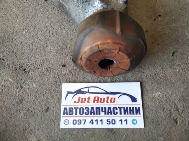 Подушка (опора) двигуна нижня (сайлентблок) 4F0199339 VAG