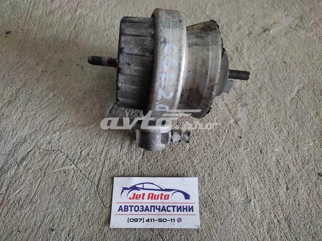 Подушка (опора) двигуна, ліва 4F0199379BK VAG