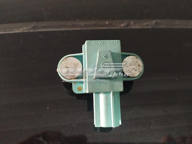 Датчик AIRBAG передній 4F0955557 VAG