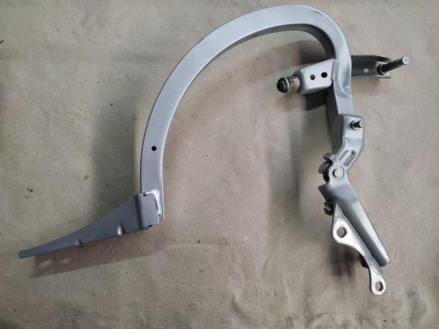 Завіса кришки багажника 4G5827301B VAG