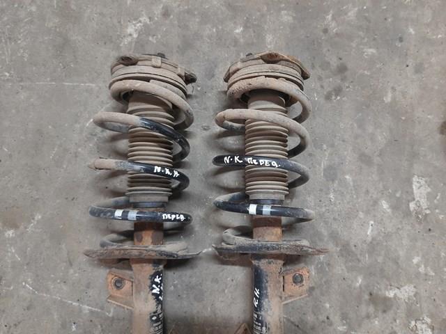 Пружина передньої підвіски 54010JD70C NISSAN
