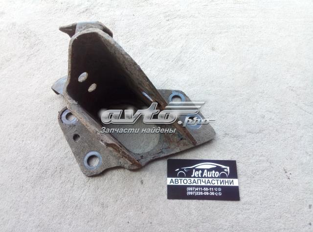 Кронштейн задньої балки 55430JD000 NISSAN