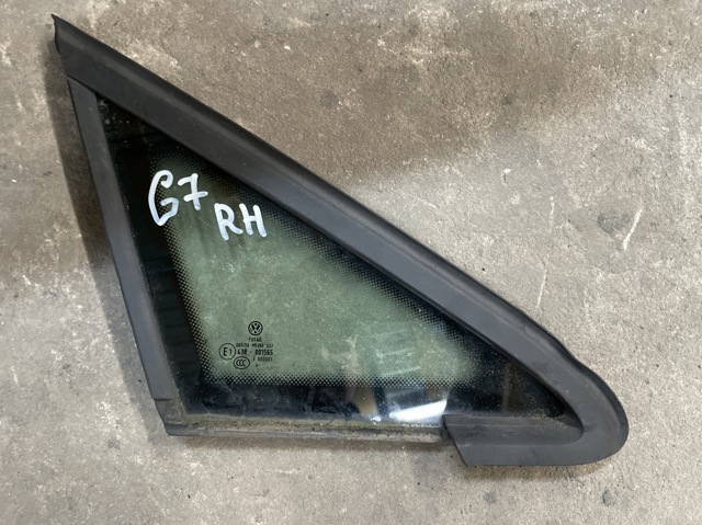 Скло-кватирка дверей, передніх, правих 5G0845412E VAG