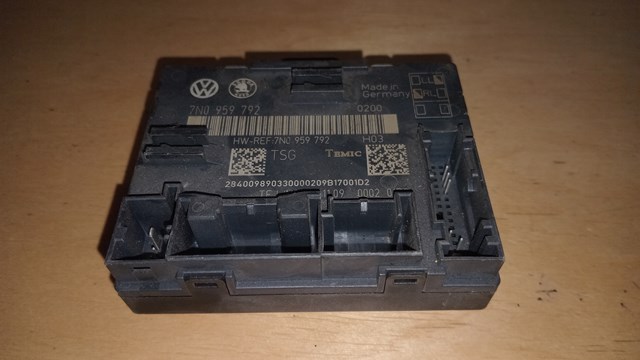 Блок комфорту передніх дверей 7N0959792 VAG