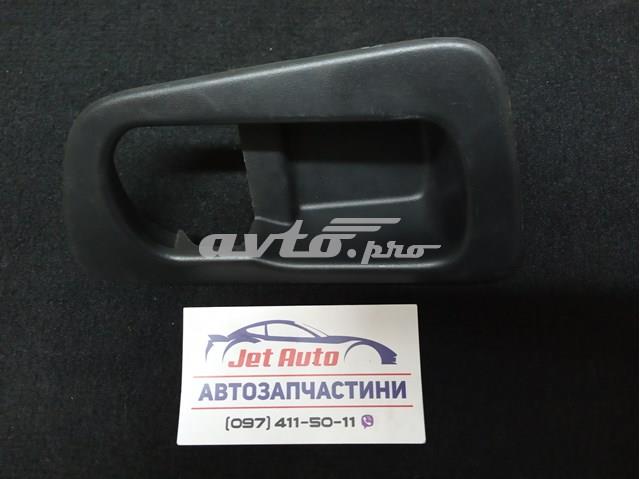Заглушка, решітка протитуманних фар бампера переднього, права 82682JD00A NISSAN