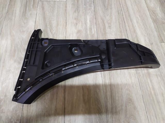 Кронштейн кріплення бампера переднього правий 8620564 VOLVO