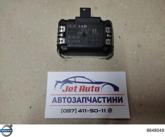 Вітрове скло 8648049 VOLVO